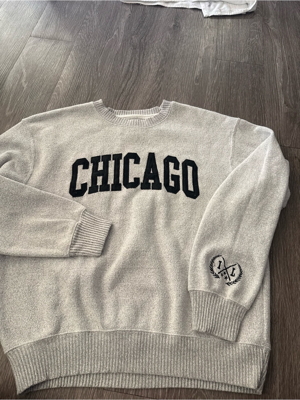 A3017 Chicago Collegiate Graphic Knit Crewneck Sweater!